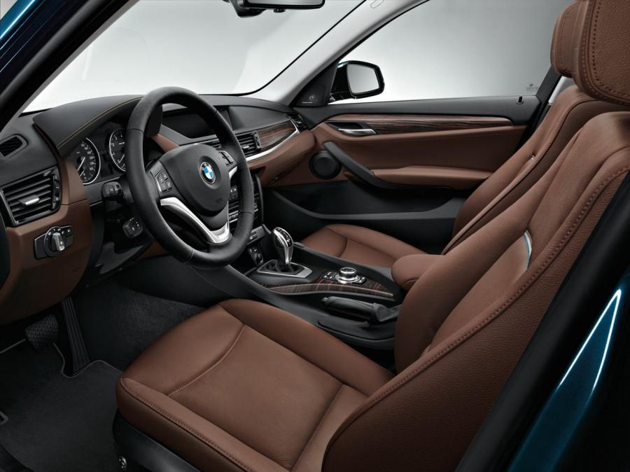  BMW X1 2015 года  (фото 6 из 18)